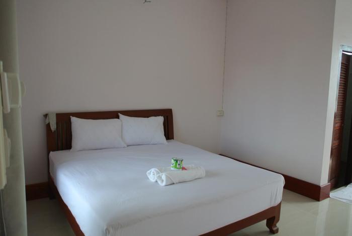 mama leurth sunset guesthouse