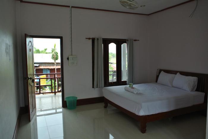 mama leurth sunset guesthouse