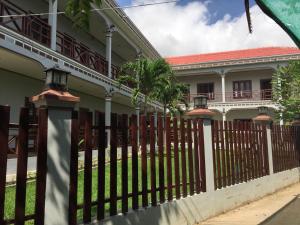 mama leurth sunset guesthouse