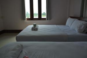 mama leurth sunset guesthouse