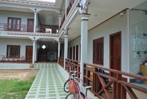 mama leurth sunset guesthouse