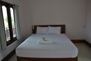 mama leurth sunset guesthouse