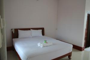 mama leurth sunset guesthouse