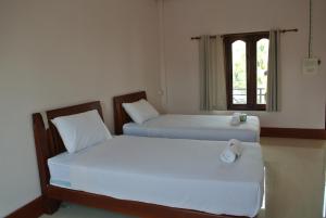 mama leurth sunset guesthouse