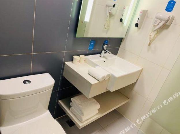 hanting hotel shanghai baogang yueluo road