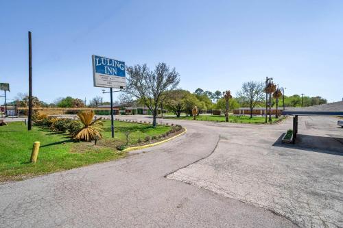 Oyo Hotel Luling Tx Downtown I-10/Us-90,,2 star