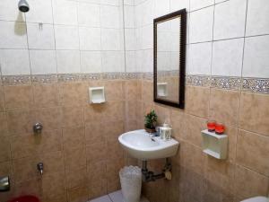 reddoorz white castle beach resort iba zambales