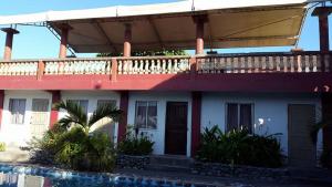 reddoorz white castle beach resort iba zambales