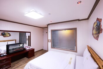 seocheon geumgang beach