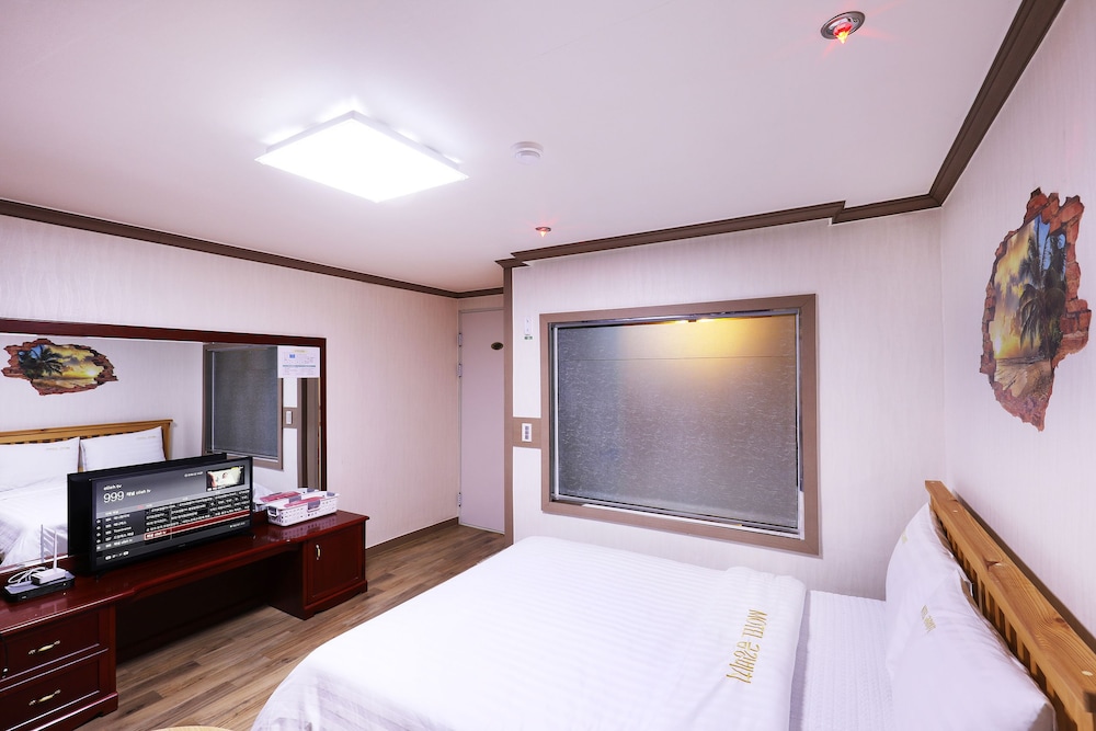 seocheon geumgang beach