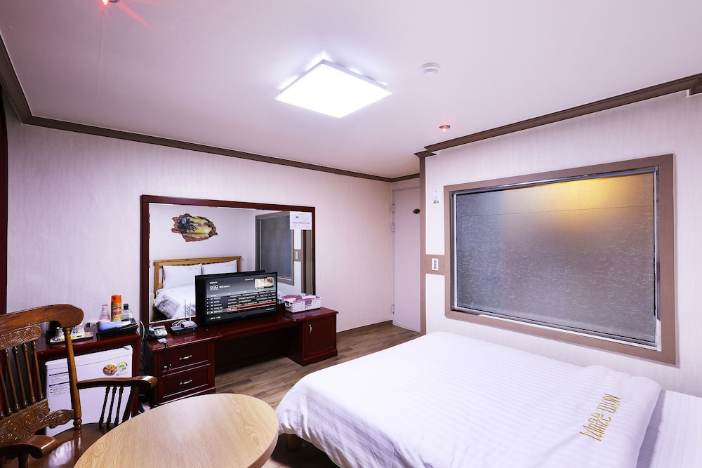 seocheon geumgang beach