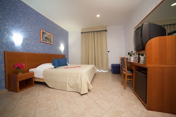Hotel Zlatni Lav,Cres Island>>Cres,4 star