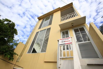 reddoorz radio dalam