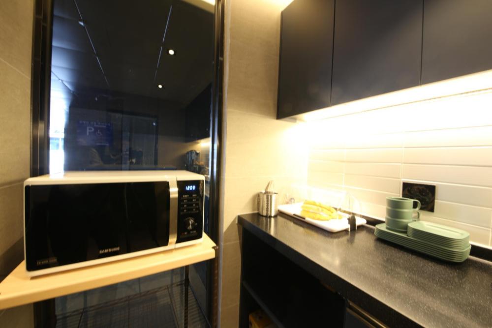 the van hotel