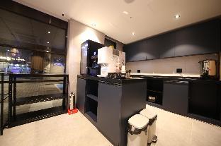 the van hotel
