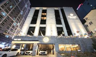 the van hotel