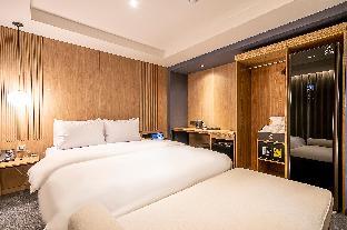 the van hotel