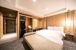 the van hotel