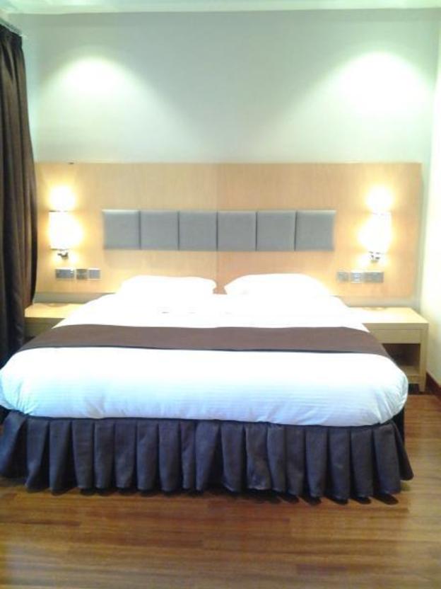 three steers hotel