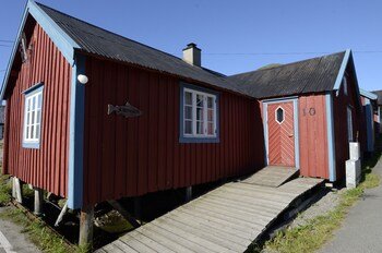 Å Rorbuer,Near Norwegian Fishing Village Museum,3 star