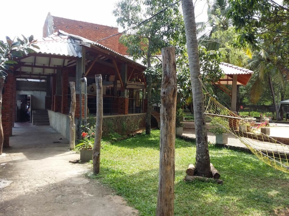 hotel araliya