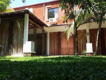 hotel araliya