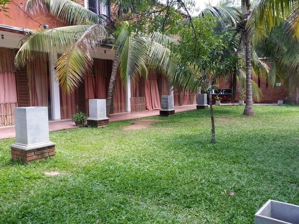 hotel araliya