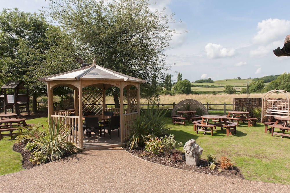 meadow farm redditch by marstons inns