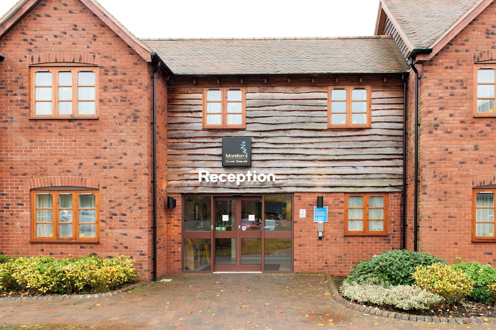 meadow farm redditch by marstons inns