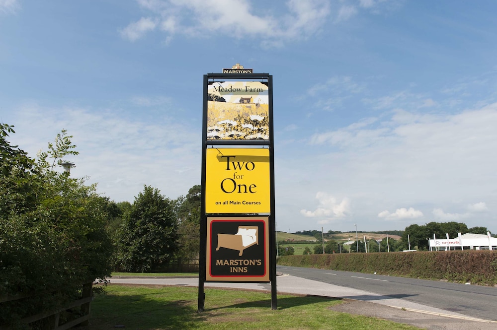 meadow farm redditch by marstons inns