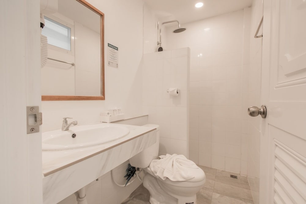 whalecome aonang resort