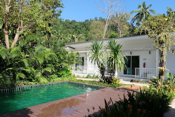 whalecome aonang resort