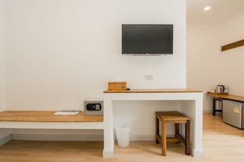 whalecome aonang resort