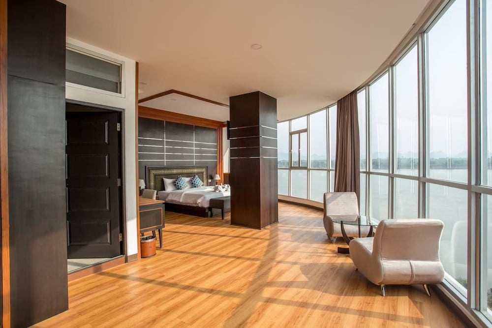 blu hotel nakhon phanom