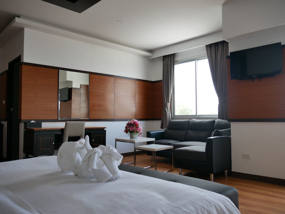 blu hotel nakhon phanom
