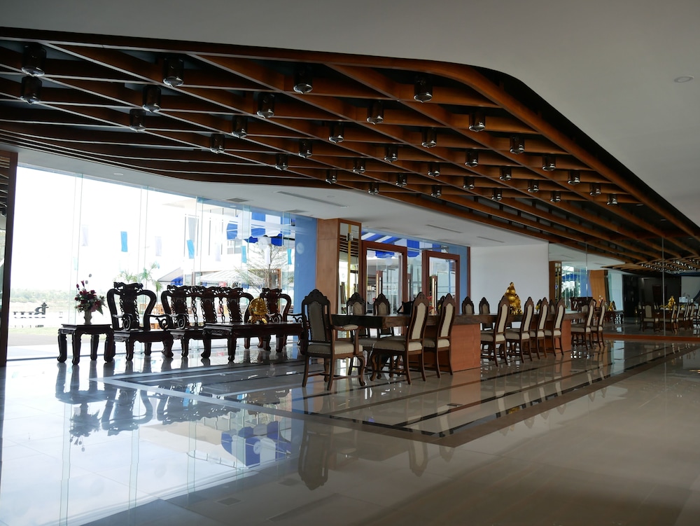 blu hotel nakhon phanom
