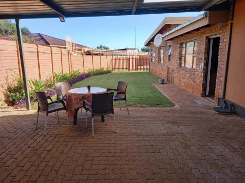 white rose guest house