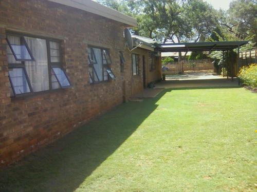 white rose guest house