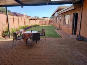white rose guest house