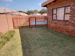 white rose guest house
