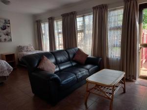 white rose guest house