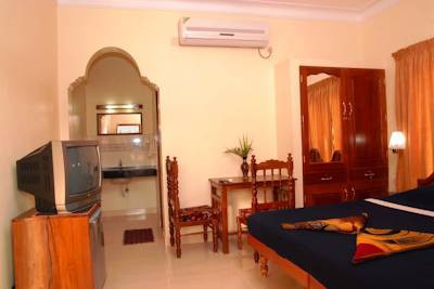 Hotel Seaface,Nup Hawah Beach, Beach Rd, Kovalam, Kerala 695527,3 star