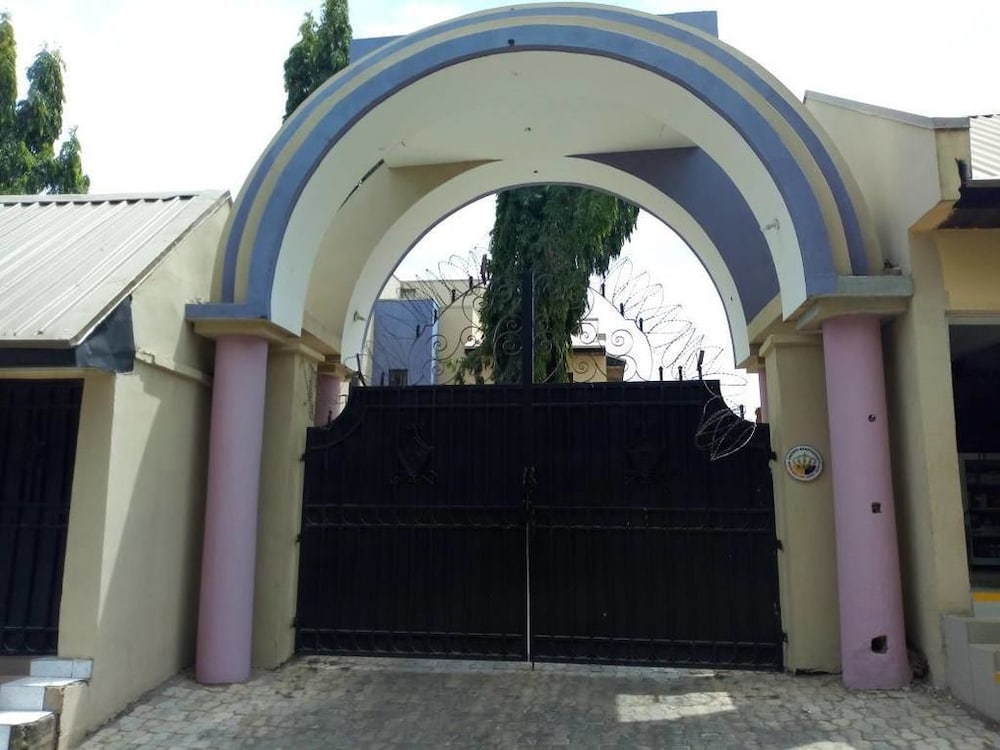 crown apartments extended stay suites