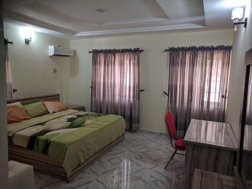 crown apartments extended stay suites