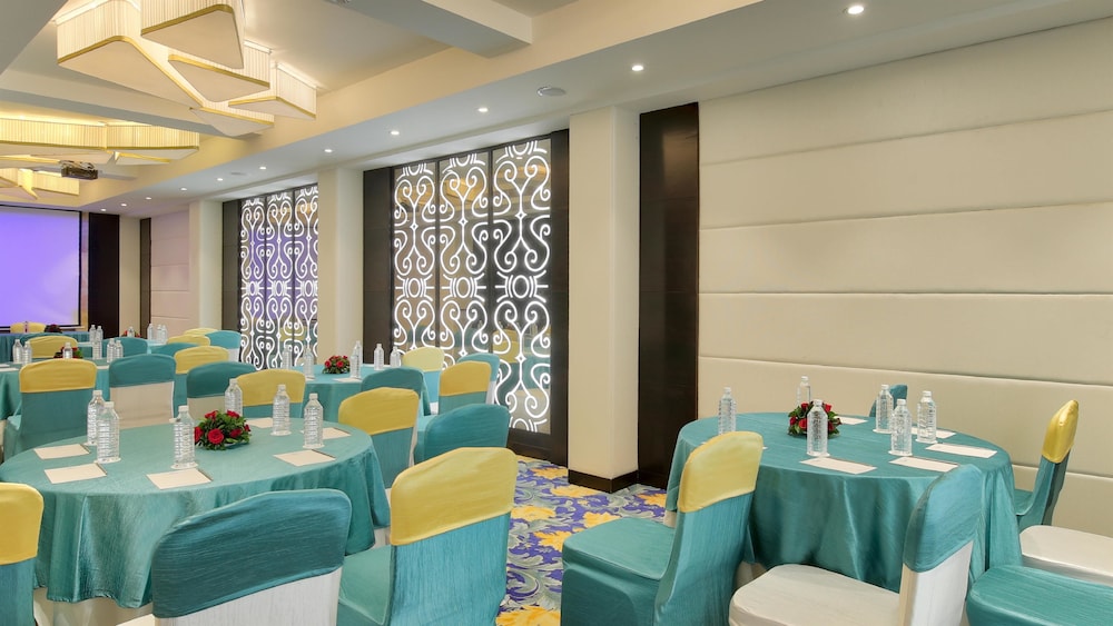 Golden Tulip Essential Jaipur,Mi Road,4 star