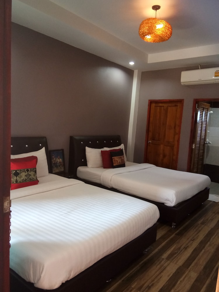 m grand hotel