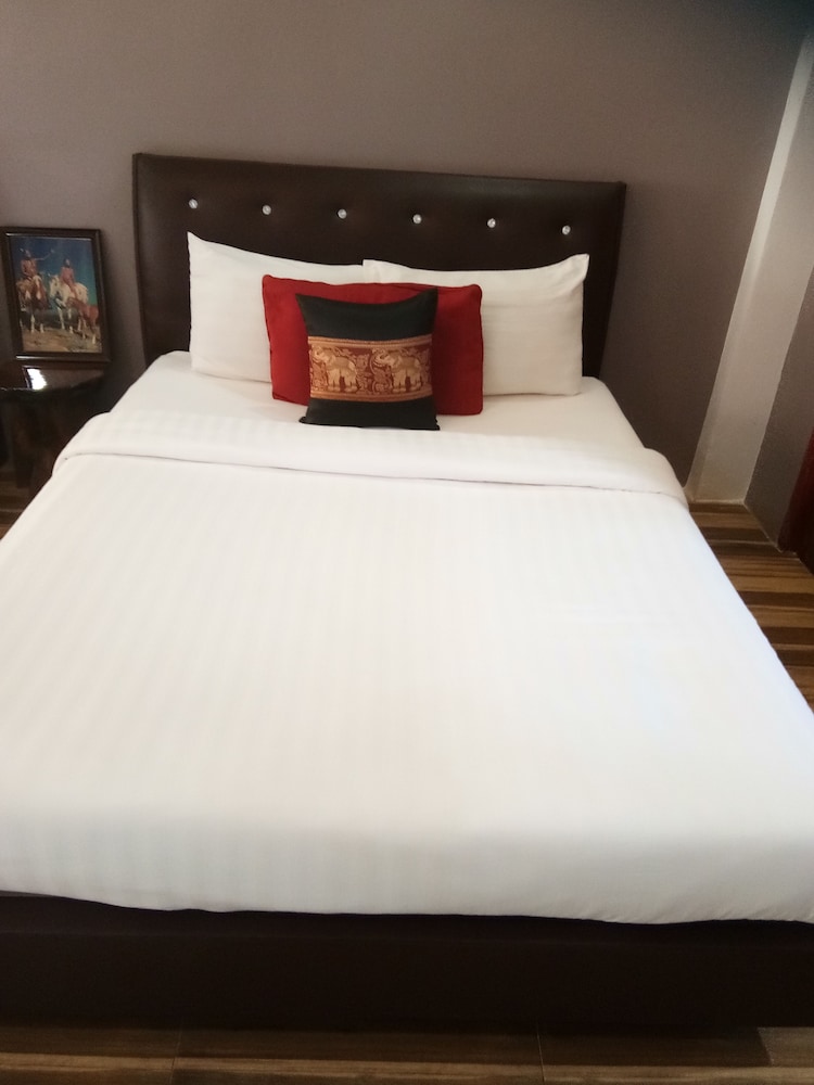 m grand hotel