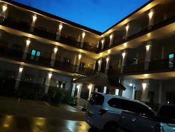 m grand hotel
