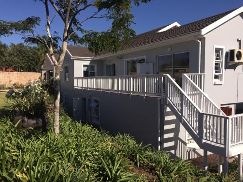 larkspur place
