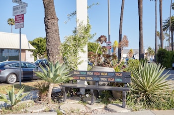 beverly terrace hotel beverly hills sonder by marriott bonvoy